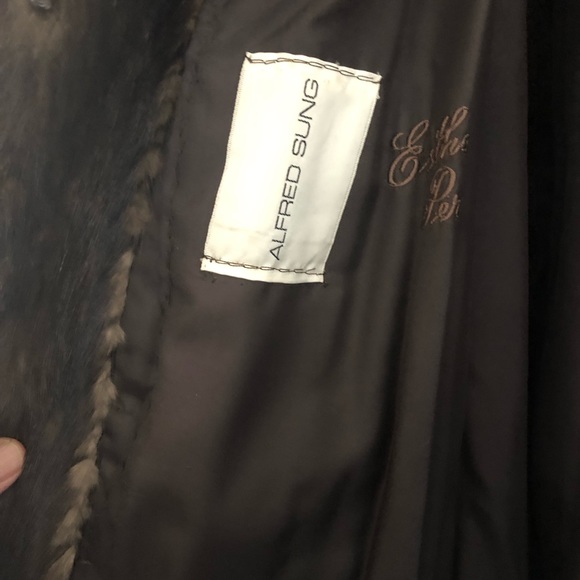 Beautiful Alfred Sung mink coat for sale in mint condition. Size 10-12 - Picture 4 of 15